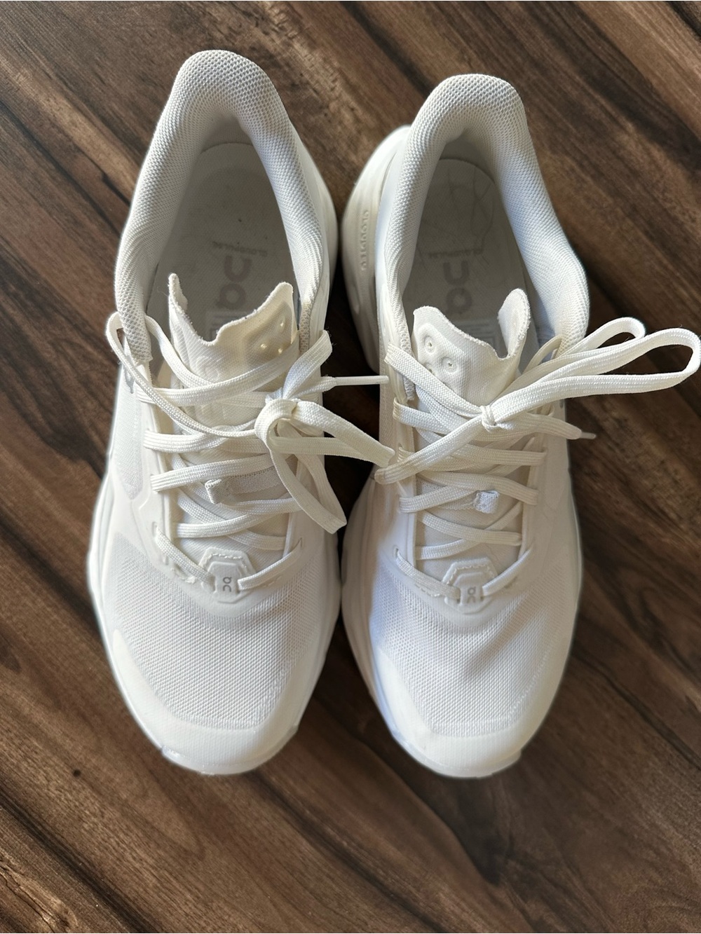 On Running All-White Women’s Athletic Running Shoes - Picture 2 of 7